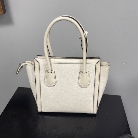 Preloved Michael Kors Handbag in White - Picture 2 of 6
